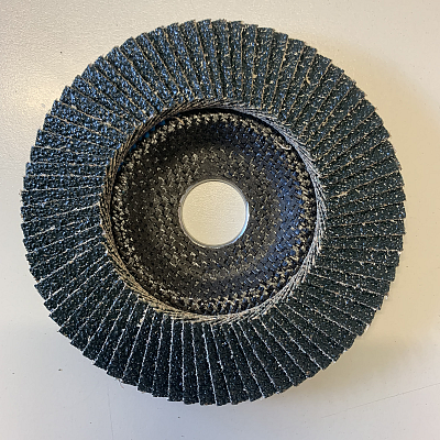 ABRA PLUS - Univerzální lamelový brusný kotouč 39V5 pro tvrdé ocele 115 mm